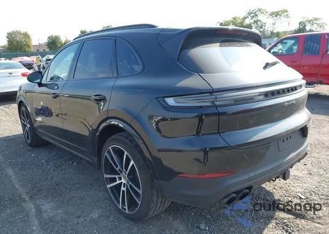 2024 Porsche Cayenne z USA, uszkodzony, nr VIN WP1AA2AY4RDA00315